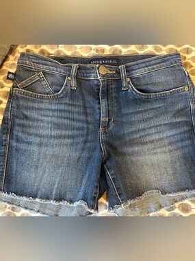 Rock & Republic Medium Blue Frayed Hem Denim Shorts Size 8